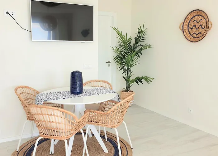 Vakantiehuis The Shore @ Atlantic - Waterfront House, Tiny Pool, Terrasse *