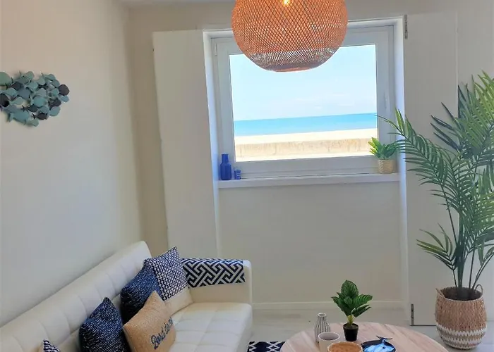 Vakantiehuis The Shore @ Atlantic - Waterfront House, Tiny Pool, Terrasse Espinho (Aveiro)