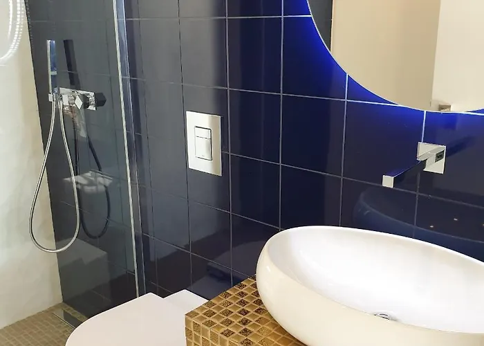 Vakantiehuis The Shore @ Atlantic - Waterfront House, Tiny Pool, Terrasse