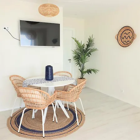 Vakantiehuis The Shore @ Atlantic - Waterfront House, Tiny Pool, Terrasse *