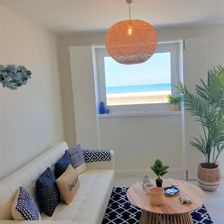 Vakantiehuis The Shore @ Atlantic - Waterfront House, Tiny Pool, Terrasse Espinho (Aveiro)