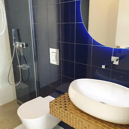 Vakantiehuis The Shore @ Atlantic - Waterfront House, Tiny Pool, Terrasse