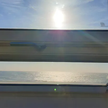 Vakantiehuis The Shore @ Atlantic - Waterfront House, Tiny Pool, Terrasse *